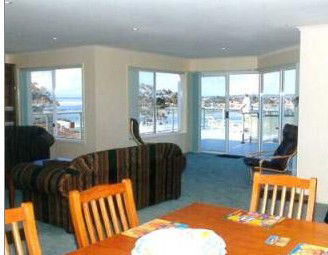 The Palms Apartments - Accommodation QLD 2