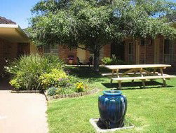 Aalana Motor Inn - Accommodation QLD 3