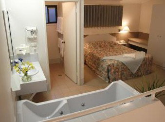 Best Western Sea Spray Motel - Accommodation QLD 4