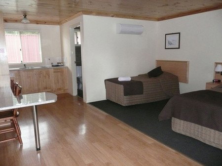 Black Gold Country Cabins - Accommodation QLD 3