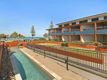 Lennox Point Holiday Apartments - Accommodation QLD 2