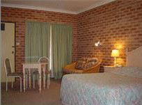Country Gardens Motor Inn - Accommodation QLD 1