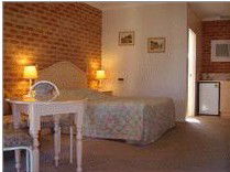 Country Gardens Motor Inn - Accommodation QLD 2