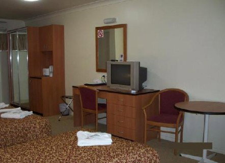 Molong Motor Inn - Accommodation QLD 2