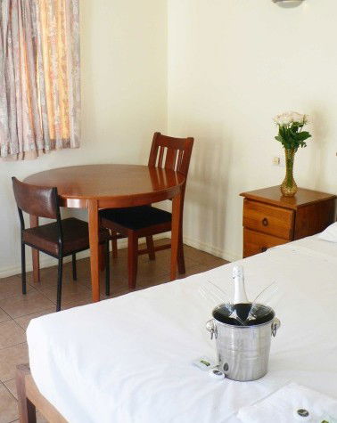 Stayinn Motel - Accommodation QLD 1
