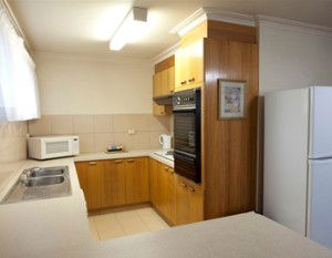 Bell Motor Inn - Accommodation QLD 3