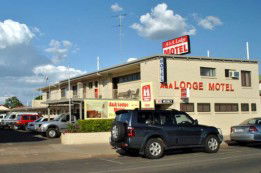 A & A Lodge Motel - Accommodation QLD 0