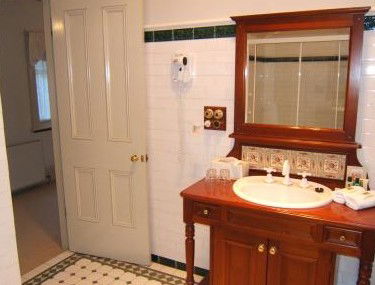 Whispering Pines - Accommodation QLD 3