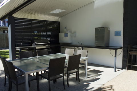 The Bay Apartments - Accommodation QLD 0