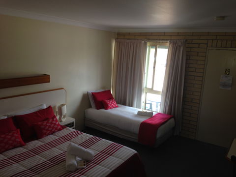 Country Rose Motel - Accommodation QLD 1
