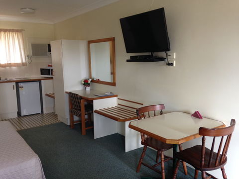 Country Rose Motel - Accommodation QLD 6