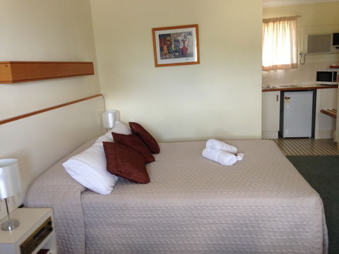 Country Rose Motel - Accommodation QLD 7