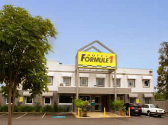Formule1 Newcastle - Accommodation QLD 0