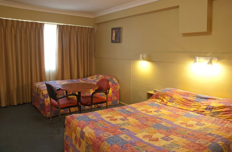 Port Aloha Motel - Accommodation QLD 5