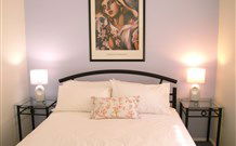 The White House Apartment - Accommodation QLD 4