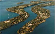 Between Waters B And B - - Accommodation QLD 0