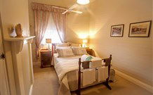 Curlew Cottage Bed And Breakfast - Accommodation QLD 3