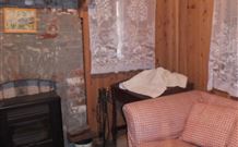 Aberfeldie Cottage B And B - Accommodation QLD 1