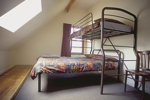 Blue Mountains - Hawkesbury Heights YHA - Accommodation QLD 2