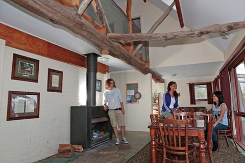 Blue Mountains - Hawkesbury Heights YHA - Accommodation QLD 6