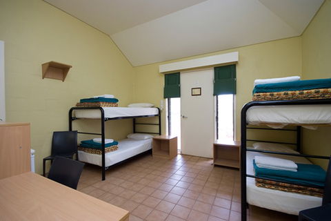 Ayers Rock - Outback Pioneer Lodge - Accommodation QLD 4