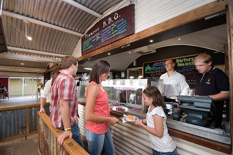 Ayers Rock - Outback Pioneer Lodge - Accommodation QLD 5