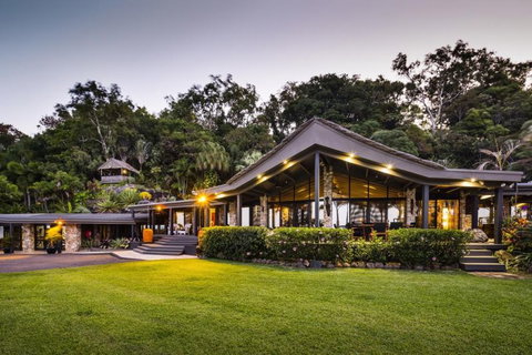 Trinity Beach Palace - Accommodation QLD 23