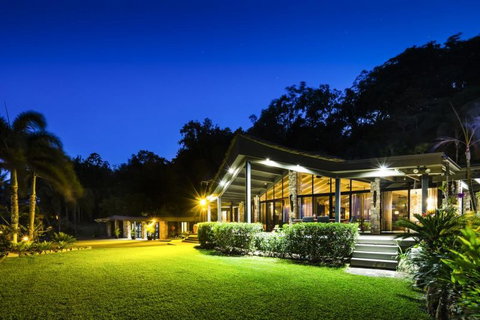 Trinity Beach Palace - Accommodation QLD 24