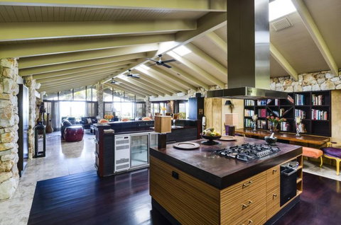 Trinity Beach Palace - Accommodation QLD 7