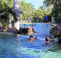 Aussie Outback Oasis Cabin and Van Village - Accommodation QLD