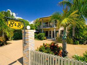 While Away Bed And Breakfast - Accommodation QLD 0
