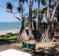 Beachfront Zilzie Holiday Home and Cottage - Accommodation QLD