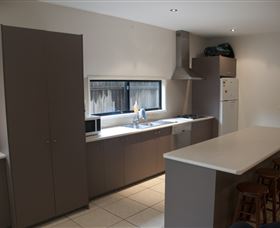 Dolphin Beach House - Accommodation QLD 1