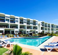 Beachside Magnetic Harbour Apartments - Accommodation QLD