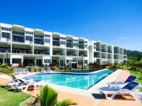 Beachside Magnetic Harbour Apartments - Accommodation QLD 0