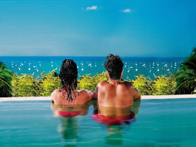 At Waters Edge Resort - Accommodation QLD 0