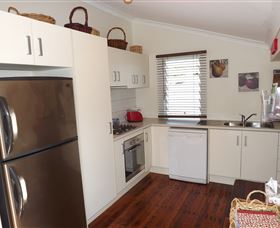 Red Ginger Bungalow - Accommodation QLD 1