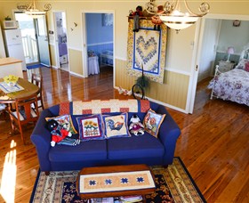 Milford Country Cottages - Accommodation QLD 2