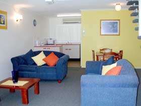 Bayshores Holiday Apartments - Accommodation QLD 2