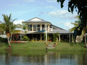 Alexander Lakeside Bed And Breakfast - Accommodation QLD 2