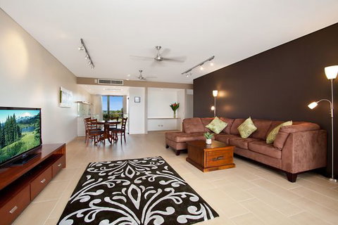 Akuna Waterfront - Accommodation QLD 8
