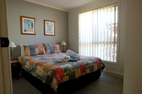 Captain's Quarters Bermagui - Accommodation QLD 2