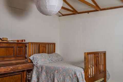 Daisy's Cottage - Accommodation QLD 1