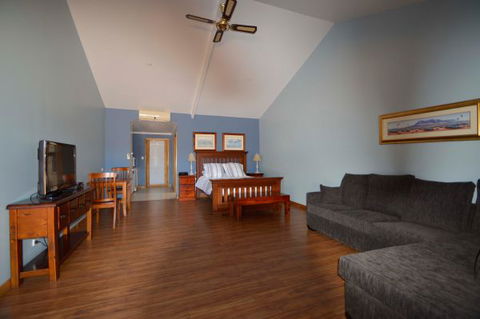 Eldee Station Accommodation, Caravan And Campsites - Accommodation QLD 7