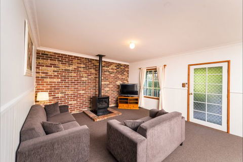 Federation Gardens And Possums Hideaway - Accommodation QLD 3