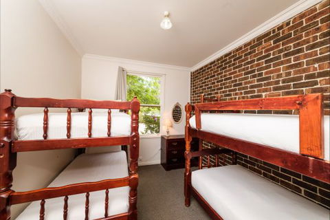Federation Gardens And Possums Hideaway - Accommodation QLD 4