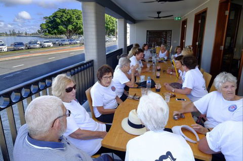 Lakes And Ocean Hotel - Accommodation QLD 8