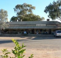 The Family Hotel - Accommodation QLD