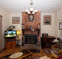 Tenterfield Historic Luxury Cottage - Accommodation QLD