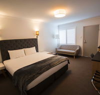 Quays Hotel - Accommodation QLD